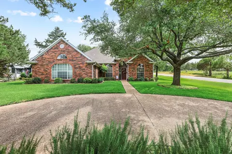 10 Fairway Loop Dr, Pottsboro, TX 75076