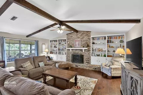 2010 Lovers Ln, Shreveport, LA 71105