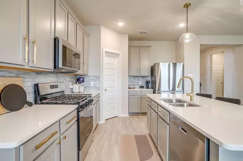 Kitchen - 14124 Cassiopeia Dr, Haslet, TX 76052 photo 2 of 4