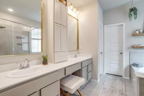Bath - 14124 Cassiopeia Dr, Haslet, TX 76052 photo 2 of 5