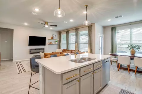 Kitchen - 14124 Cassiopeia Dr, Haslet, TX 76052 photo 3 of 4