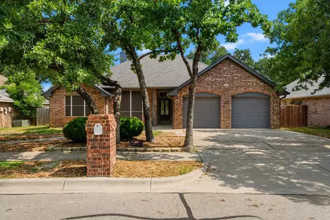 2305 Whispering Oaks, Denton, TX 76209
