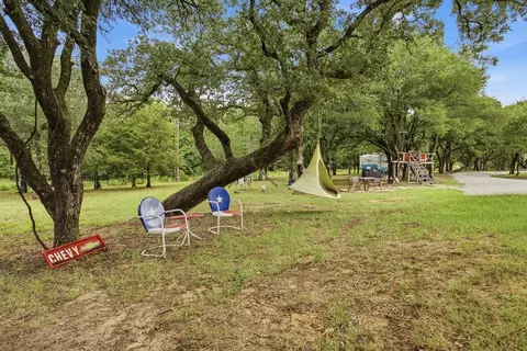 Exterior - 189 County Road 4767, Boyd, TX 76023 photo 7 of 8