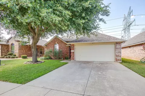 1325 Sierra Blanca Dr, Burleson, TX 76028