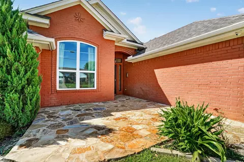 1513 Hayloft Ln, Granbury, TX 76048