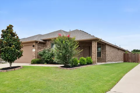 8333 Muddy Creek Dr, Fort Worth, TX 76131