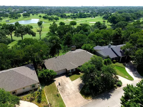 5920 Diamond Oaks Dr S, Haltom City, TX 76117