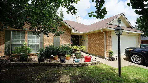 1944 Timberline Ln, Sherman, TX 75092