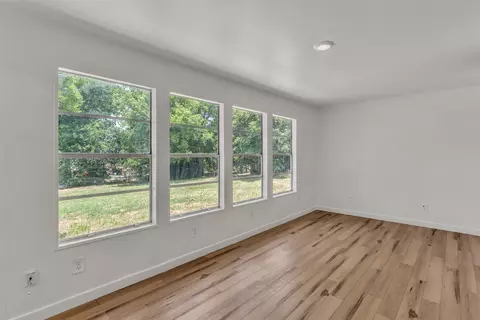 116 Kennedy, Whitney, TX 76692 photo 4