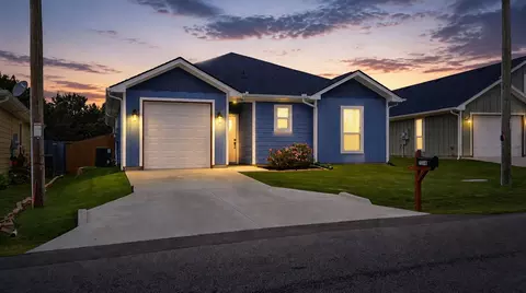 2316 Creekview Dr, Granbury, TX 76048