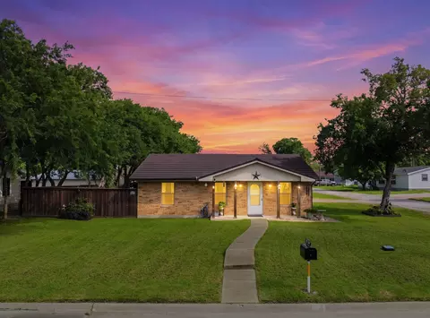 201 E Main St, Avalon, TX 76623