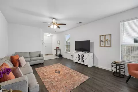 1116 Friesian Ln, Aubrey, TX 76227