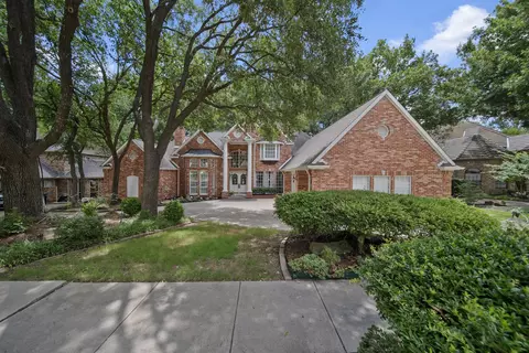 2622 Woods Ln, Garland, TX 75044