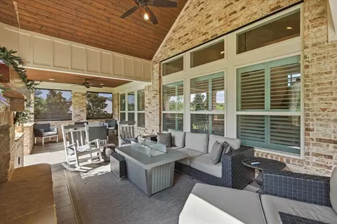 105 Big Sky Cir, Northlake, TX 76226