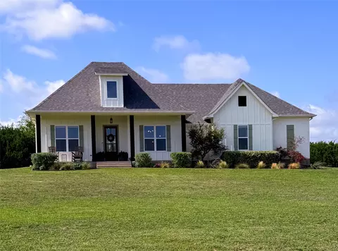 400 Stone Mountain Ct, Cresson, TX 76035