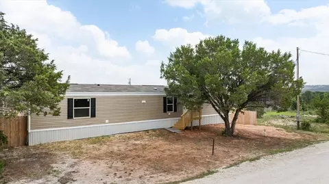 2307 Cedarwood Trl, Granbury, TX 76048