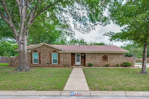4325 Keeter Dr, North Richland Hills, TX 76180