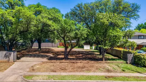 9972 Elmada Ln, Dallas, TX 75229