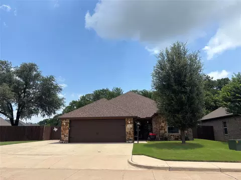 310 Donna Cir, Granbury, TX 76049