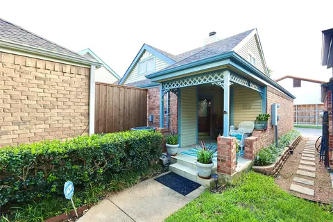 18095 Whispering Gables Ln, Dallas, TX 75287