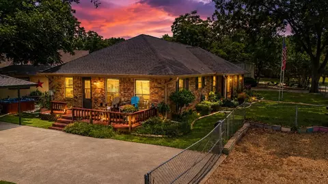 102 Misty Glen Cir, Gun Barrel City, TX 75156