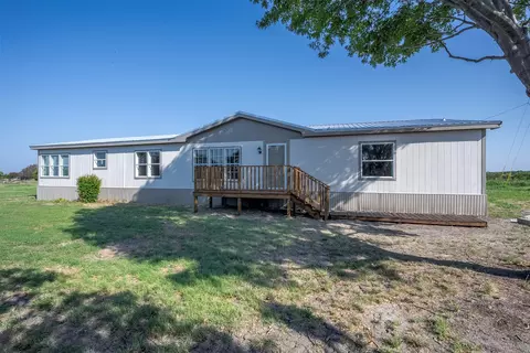 5728 N Sunchase Dr, Granbury, TX 76049