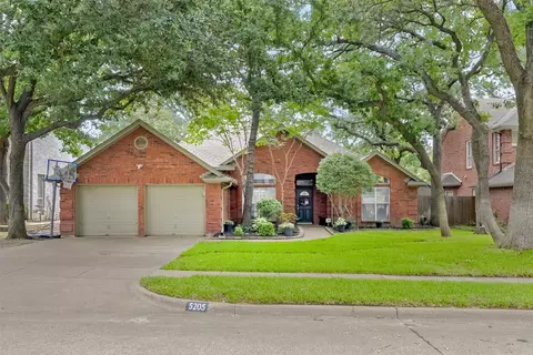 5205 Shadow Glen Dr, Grapevine, TX 76051