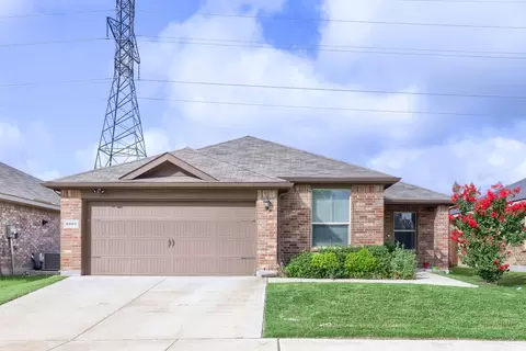 8053 Muddy Creek Dr, Fort Worth, TX 76131
