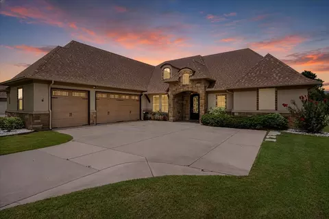 1011 Sunset Bay Ct, Granbury, TX 76048