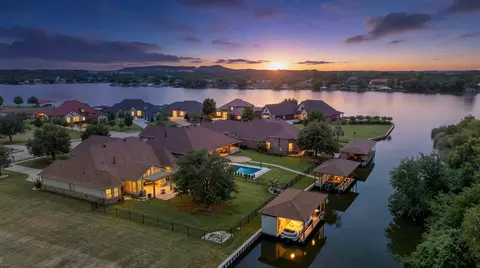 1011 Sunset Bay Ct, Granbury, TX 76048