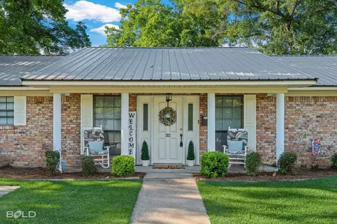202 Butler St, Springhill, LA 71075