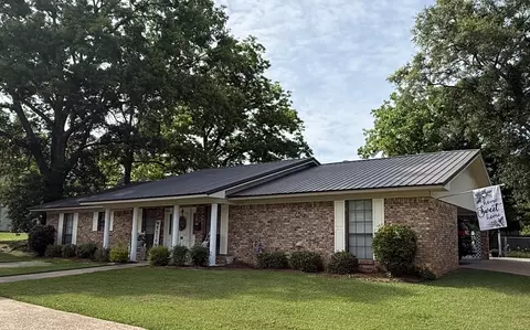 202 Butler St, Springhill, LA 71075