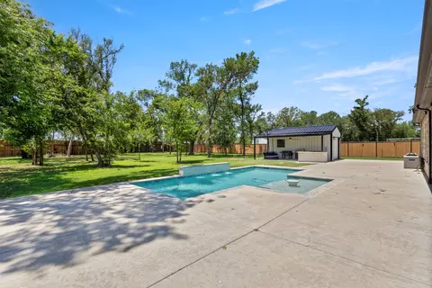 Exterior - 904 Taylor Br, Springtown, TX 76082 photo 6 of 11