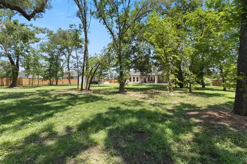 Exterior - 904 Taylor Br, Springtown, TX 76082 photo 11 of 11