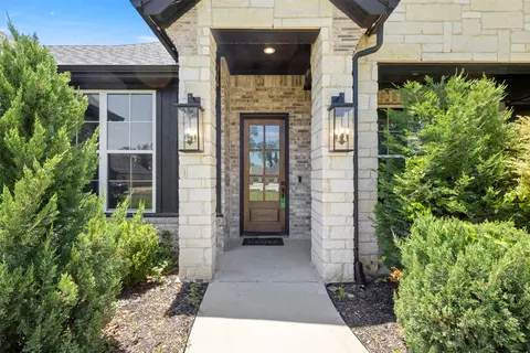Exterior - 904 Taylor Br, Springtown, TX 76082 photo 3 of 11