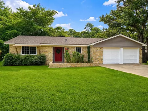 3300 Woodthrush Ln, Denton, TX 76209
