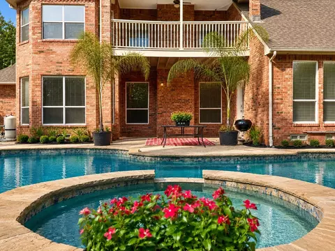 618 Oak Tree Cv, Cedar Hill, TX 75104
