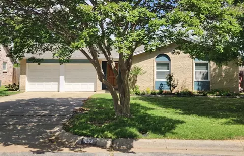 602 Janann St, Euless, TX 76039