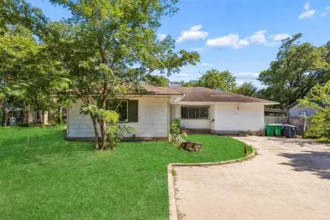 1815 W Oak St, Denton, TX 76201