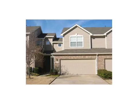 909 Avondale Ln, Plano, TX 75025