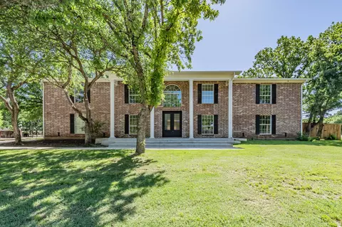 2815 Perkins Rd, Arlington, TX 76016