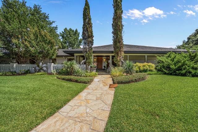 4301 Briarhaven Rd, Fort Worth, TX 76109