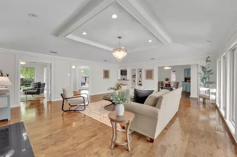9511 Robin Meadow Dr, Dallas, TX 75243