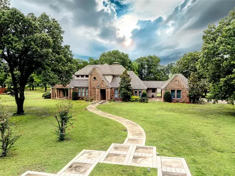 912 Walnut Creek Dr, Fairfield, TX 75840
