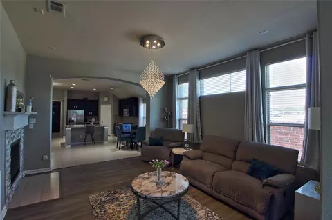 604 Cedarview Dr, Garland, TX 75040