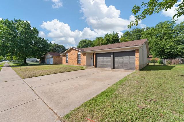 541 Sandra Ln, Burleson, TX 76028