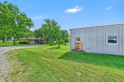Exterior - 1730 Mackey Rd, Howe, TX 75459 photo 4 of 5