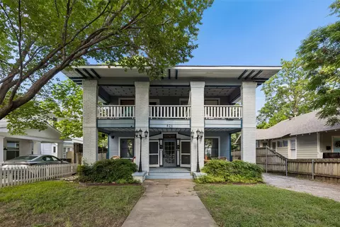 826 N Bishop Ave, Dallas, TX 75208