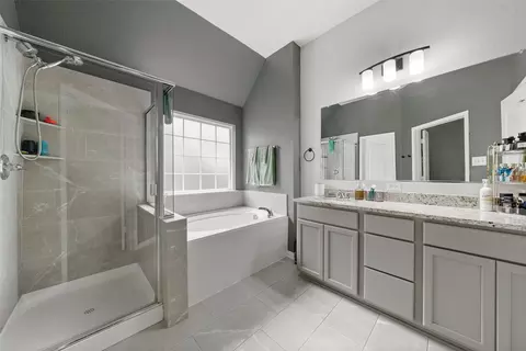 Bath - 10237 Driskill Dr, Waco, TX 76708 photo 1 of 2