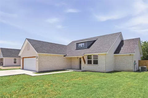 2103 Brooke Ln, Brownwood, TX 76801